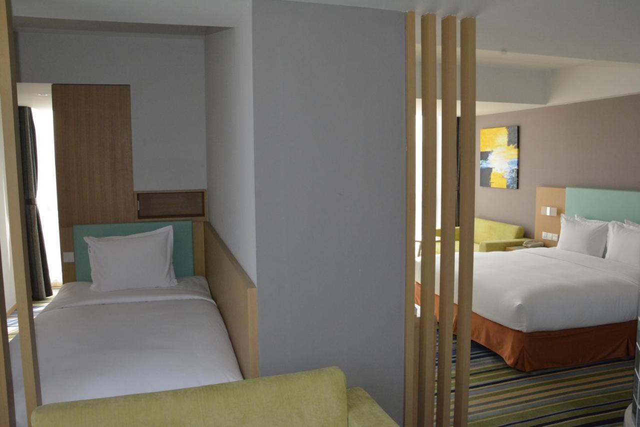Holiday Inn Express Yingkou Onelong Plaza By Ihg Gaizhou المظهر الخارجي الصورة